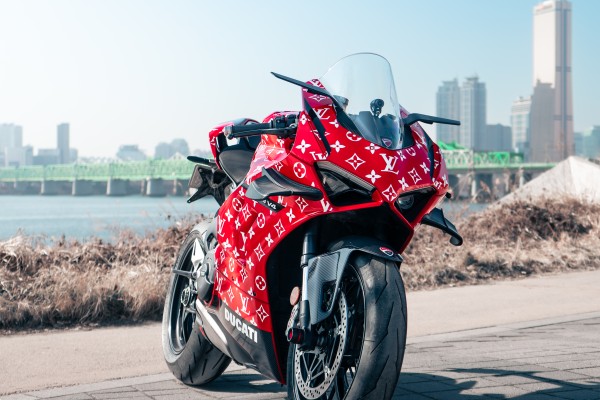 DUCATI