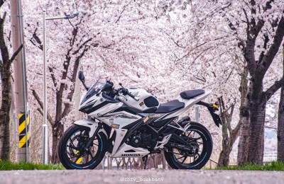 ??? : 음? 150cc? 그러면 2소 따야해? (cbr150r)