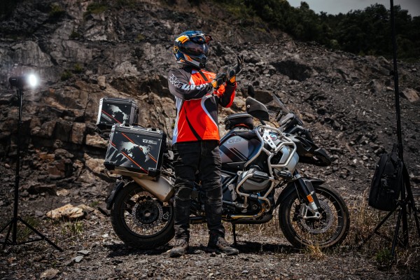 “Untamed Roads”-BMW R1250 GS Adventure V1.38