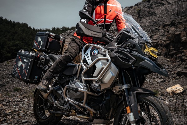 “Untamed Roads”-BMW R1250 GS Adventure V1.75