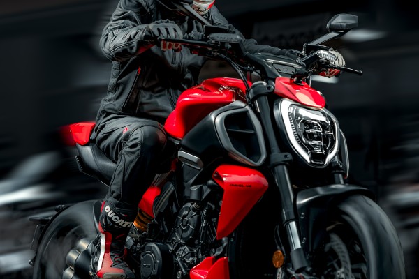 “DARETO BE BOLD” - DUCATI Diavel V4