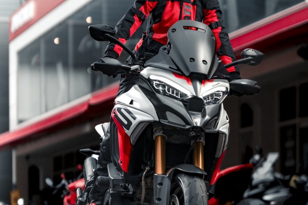 “Command the Horizon” -Ducati MultistradaV4RS