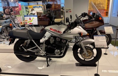 스즈키 역사관에 전시되어 있는 카타나 초기모델