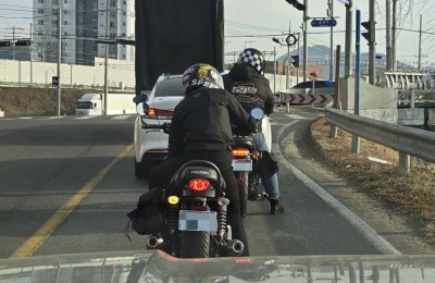 트라이엄프 부부? 커플? 라이더