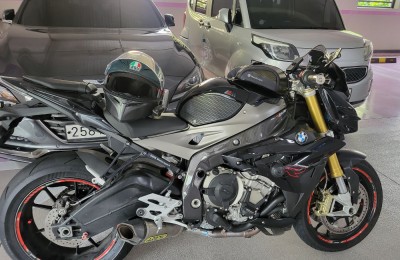 BMW S1000R
